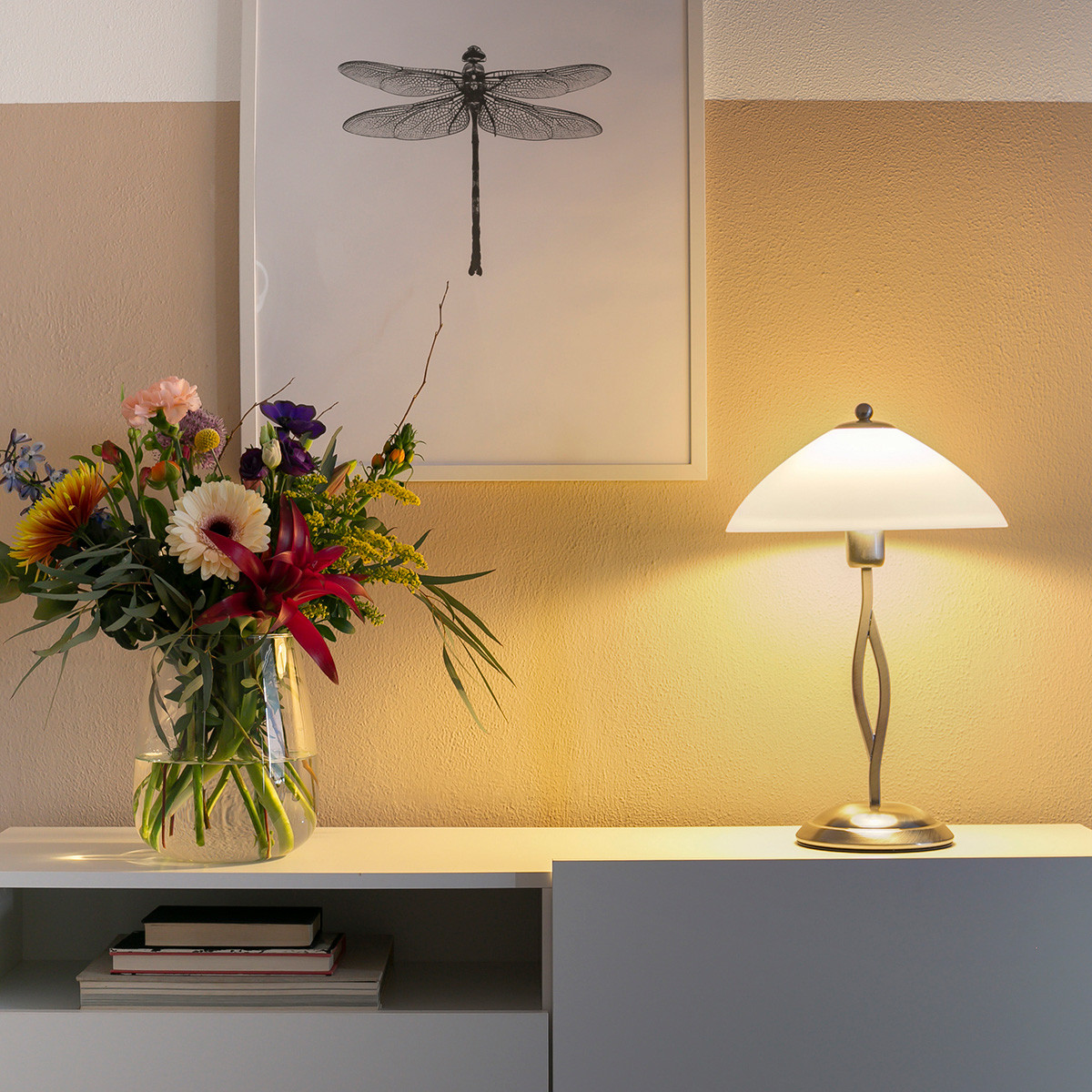 Gedrehte Stahl Tischlampe Milchglas Schirm Steinhauer Capri – Bild 4