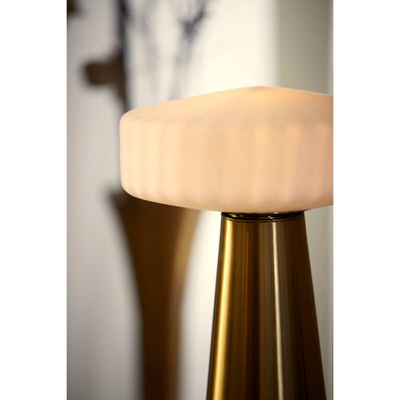 retro-goldene-tischlampe-mit-milchglasschirm-light-and-living-pleat-1882126-3