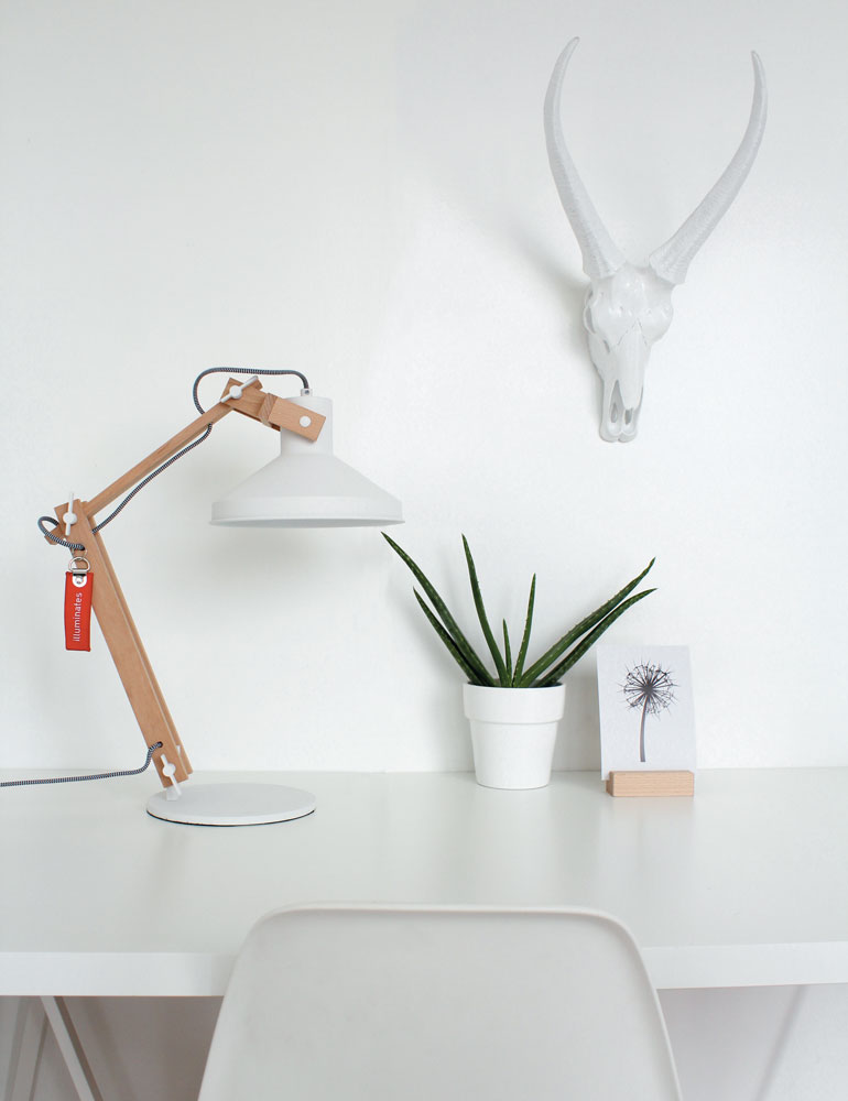 Scandinavian Tischlampe Beleuchtung Anne Woody weiß – Bild 3