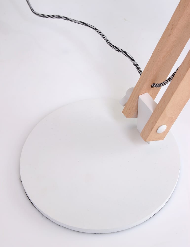 Scandinavian Tischlampe Beleuchtung Anne Woody weiß – Bild 7