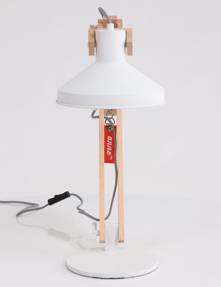Scandinavian Tischlampe Beleuchtung Anne Woody weiß – Bild 9