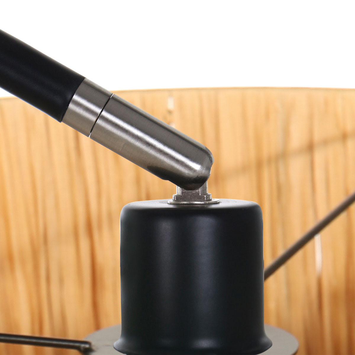 Schwarze Bogenstehlampe mit natürlicher Kappe Mexlite Solva – Bild 3