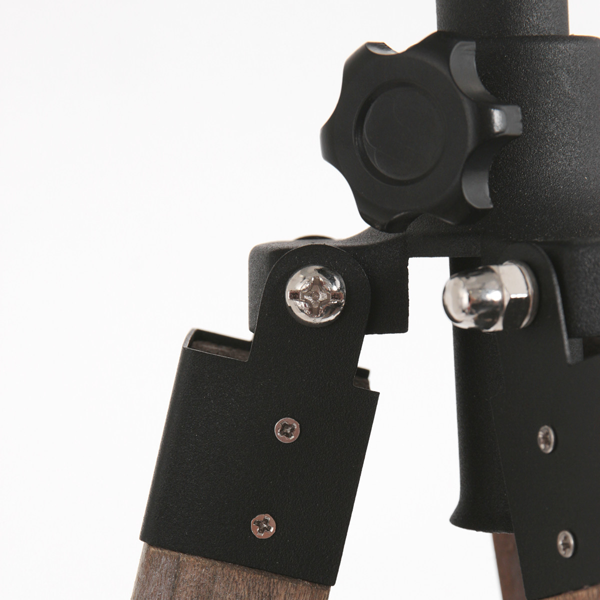 Skandinavische Stehlampe mit dreibeinigem Gestell Mexlite Triek – Bild 4