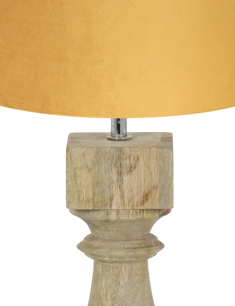 Tischlampe aus Holz mit ockerfarbenem Lampenschirm Light & Living Cumani – Bild 2