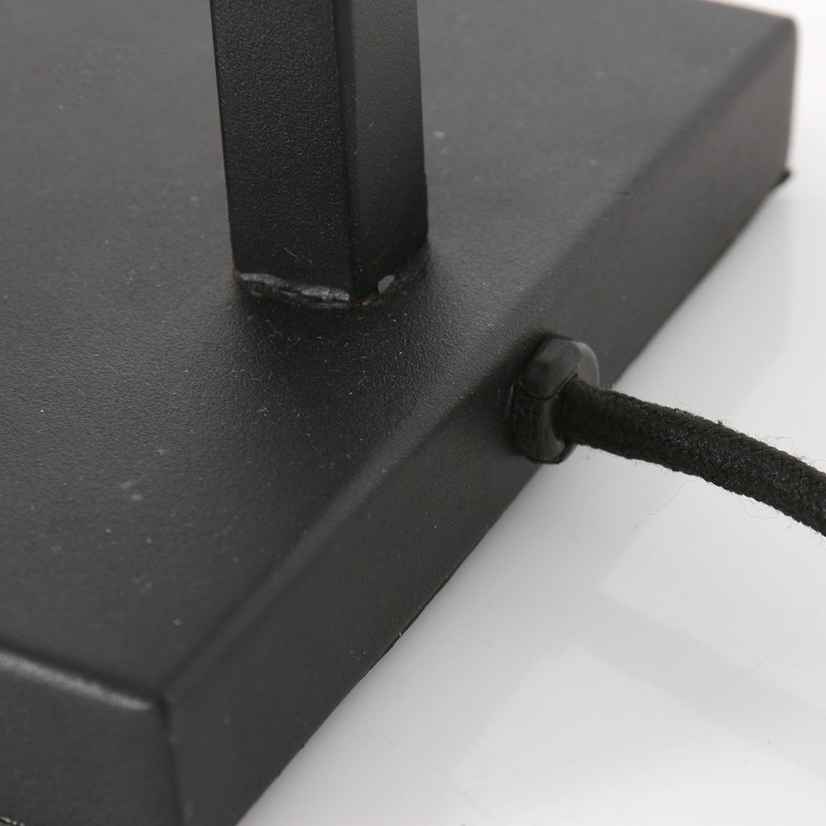 Tischleuchte mit rundem Lampenschirm Steinhauer Stang – Bild 4