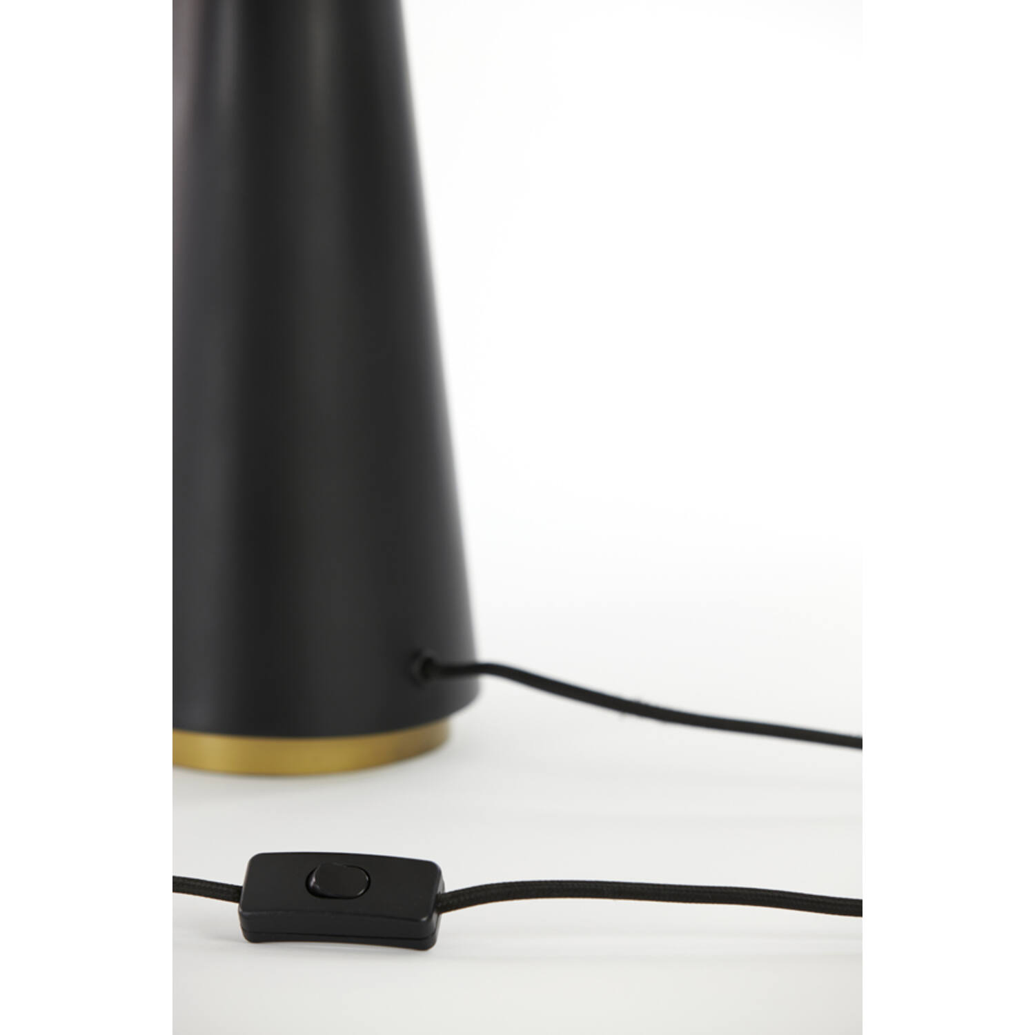 Mattschwarze Tischlampe mit Bronze rund Light & Living Nagai – Bild 5