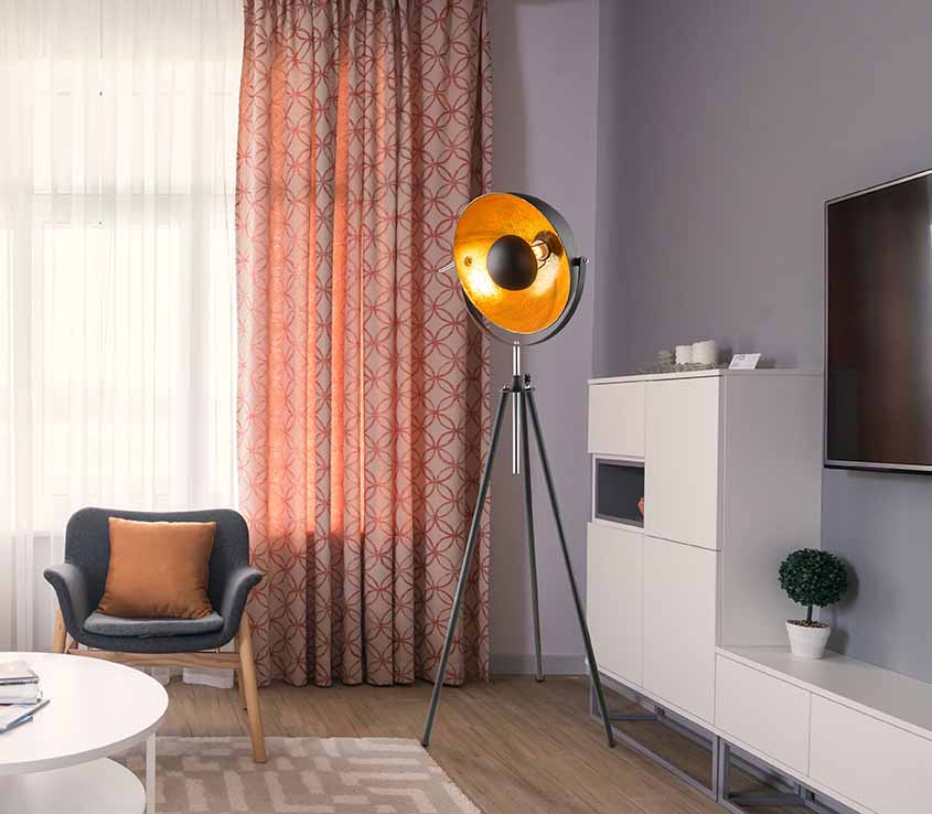 Industrielle Dreibein Stehlampe Kuppel Schwarz/Gold Globo Lenn – Bild 2