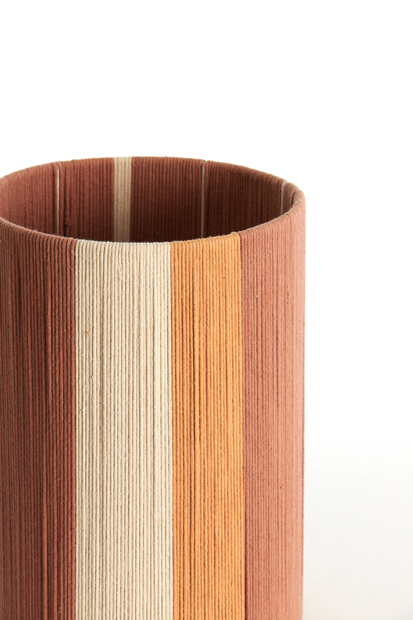 Gestreifte zylindrische Lampenschirm Light & Living Medan – Bild 3