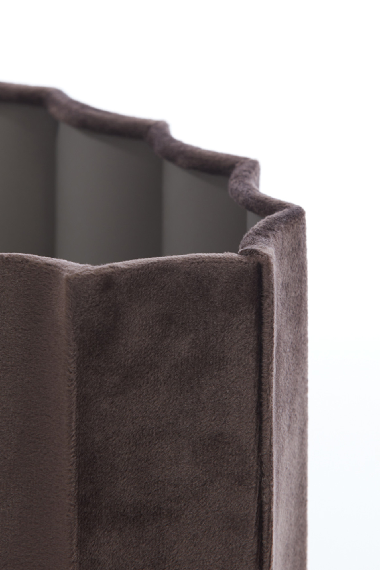 Plissierter Samt-Lampenschirm oval dunkelbraun Light & Living Disli – Bild 6