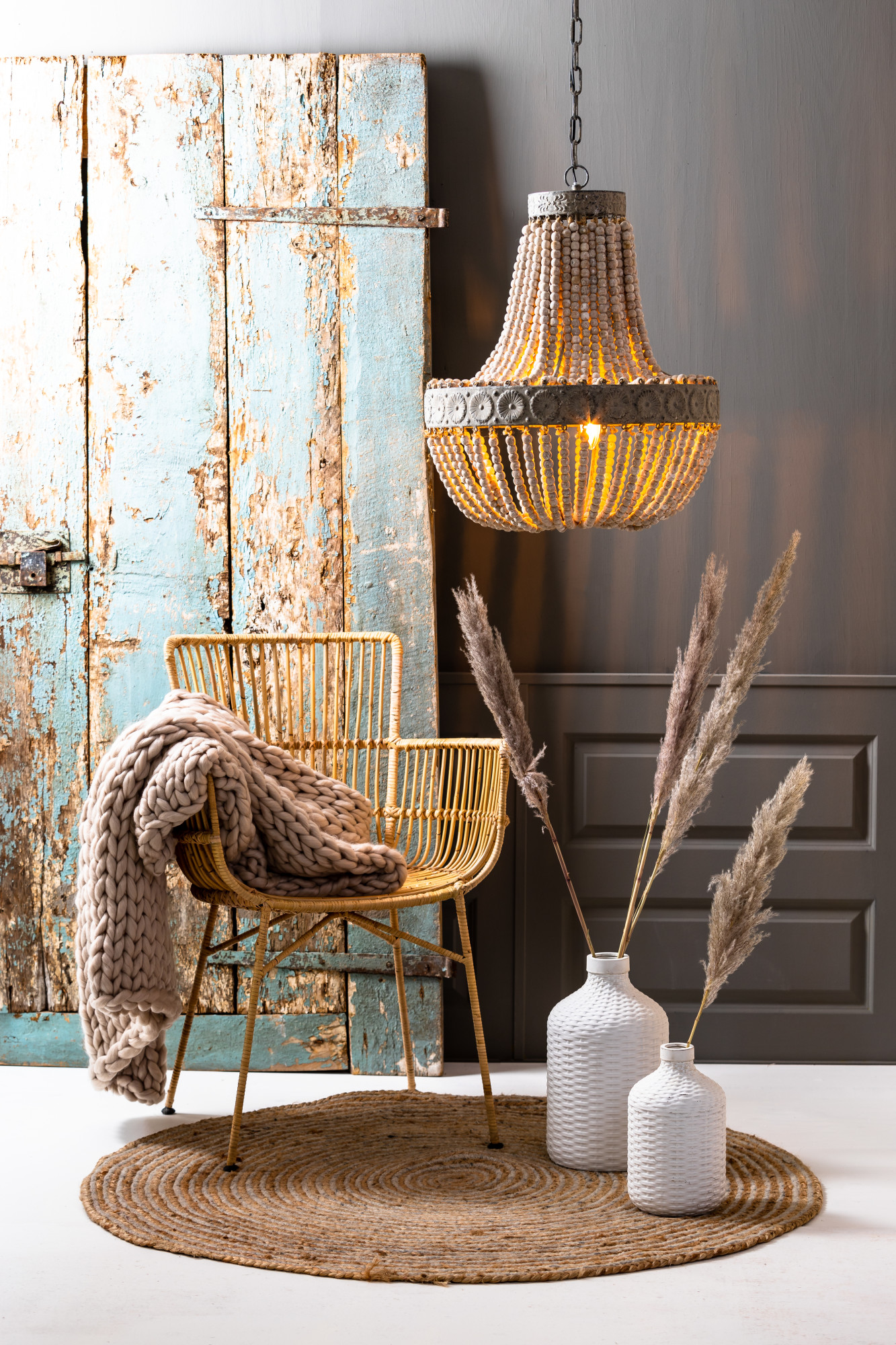 Hängelampe im Kronleuchter-Stil aus Holzperlen Light & Living Luna – Bild 4