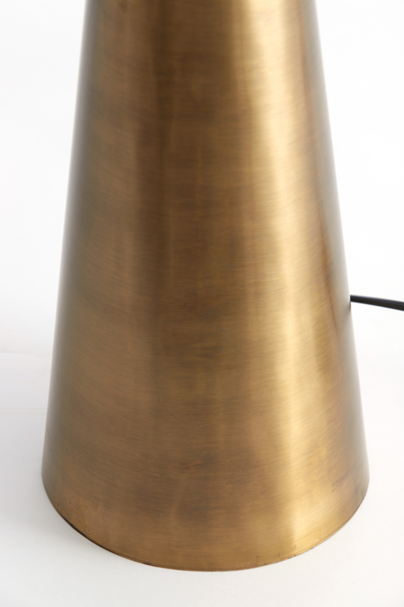 Bronzefarbener konischer Lampenfuß Light & Living Yelos – Bild 4