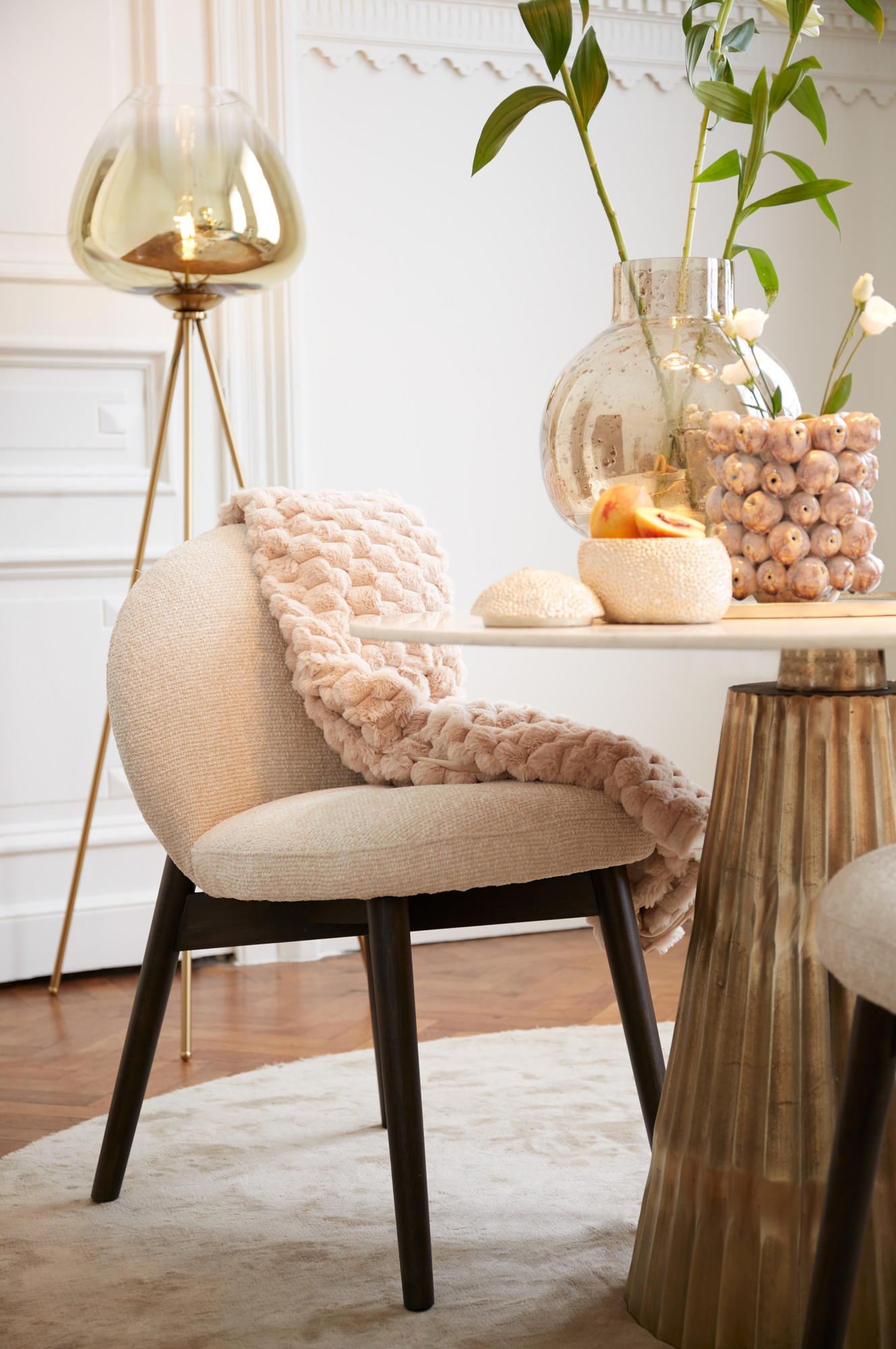 Stehlampe Dreibein in Schwarz mit goldenem Glas Light & Living Mayson – Bild 5