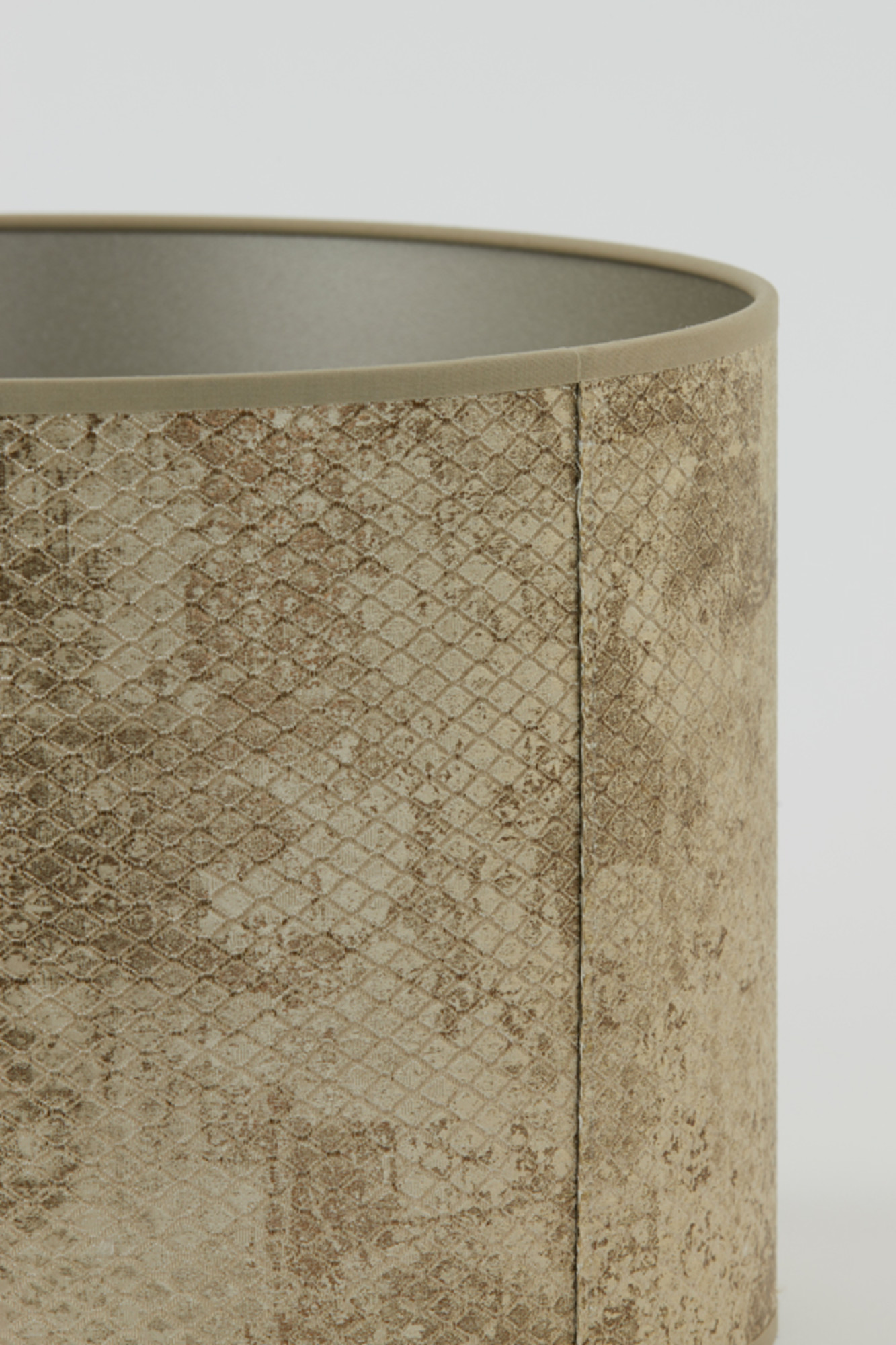 Lampenschirm gold metallische Struktur Light & Living Novita – Bild 6