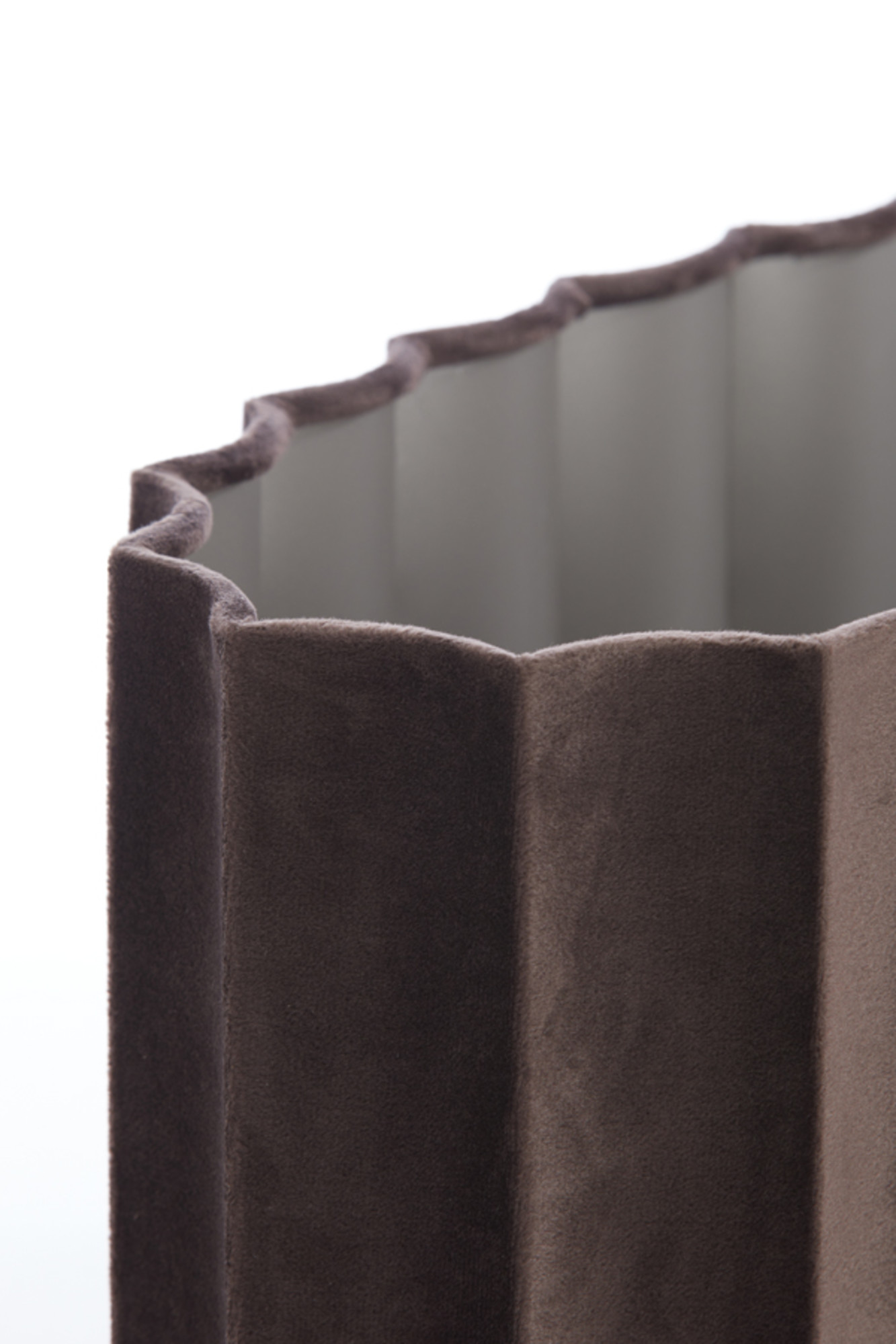 Plissierter Samt-Lampenschirm oval dunkelbraun Light & Living Disli – Bild 4