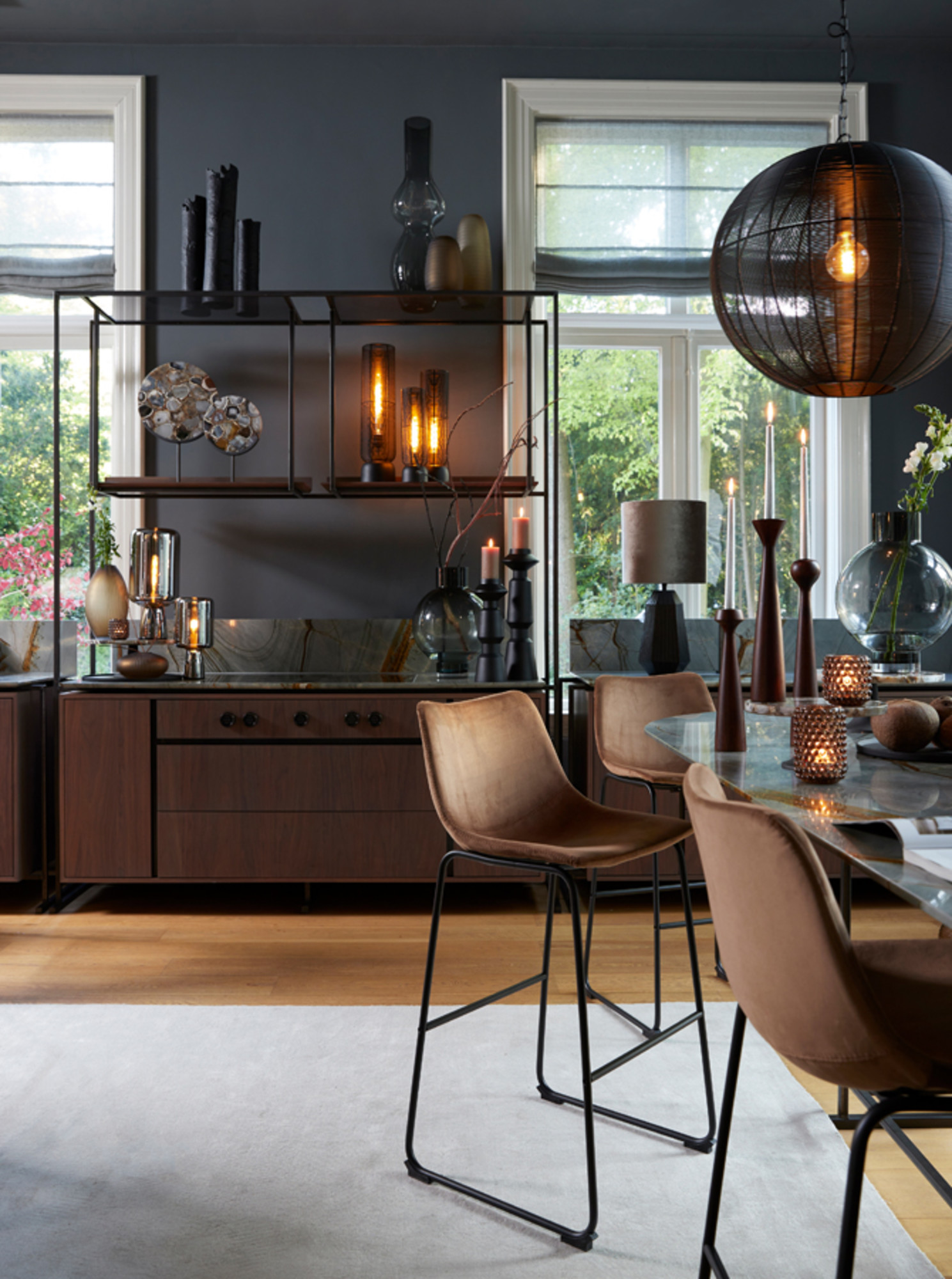 Zylindrische Tischlampe schwarz aus Draht Light & Living Lezuza – Bild 5