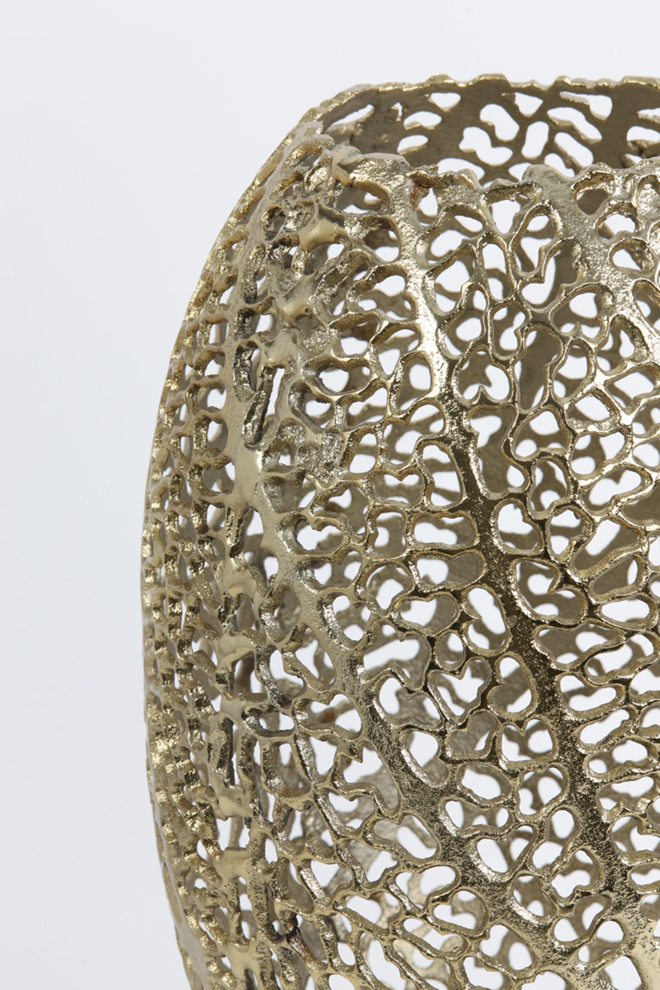 Goldene Tischlampe mit offenen Mustern Light & Living Sinula – Bild 5
