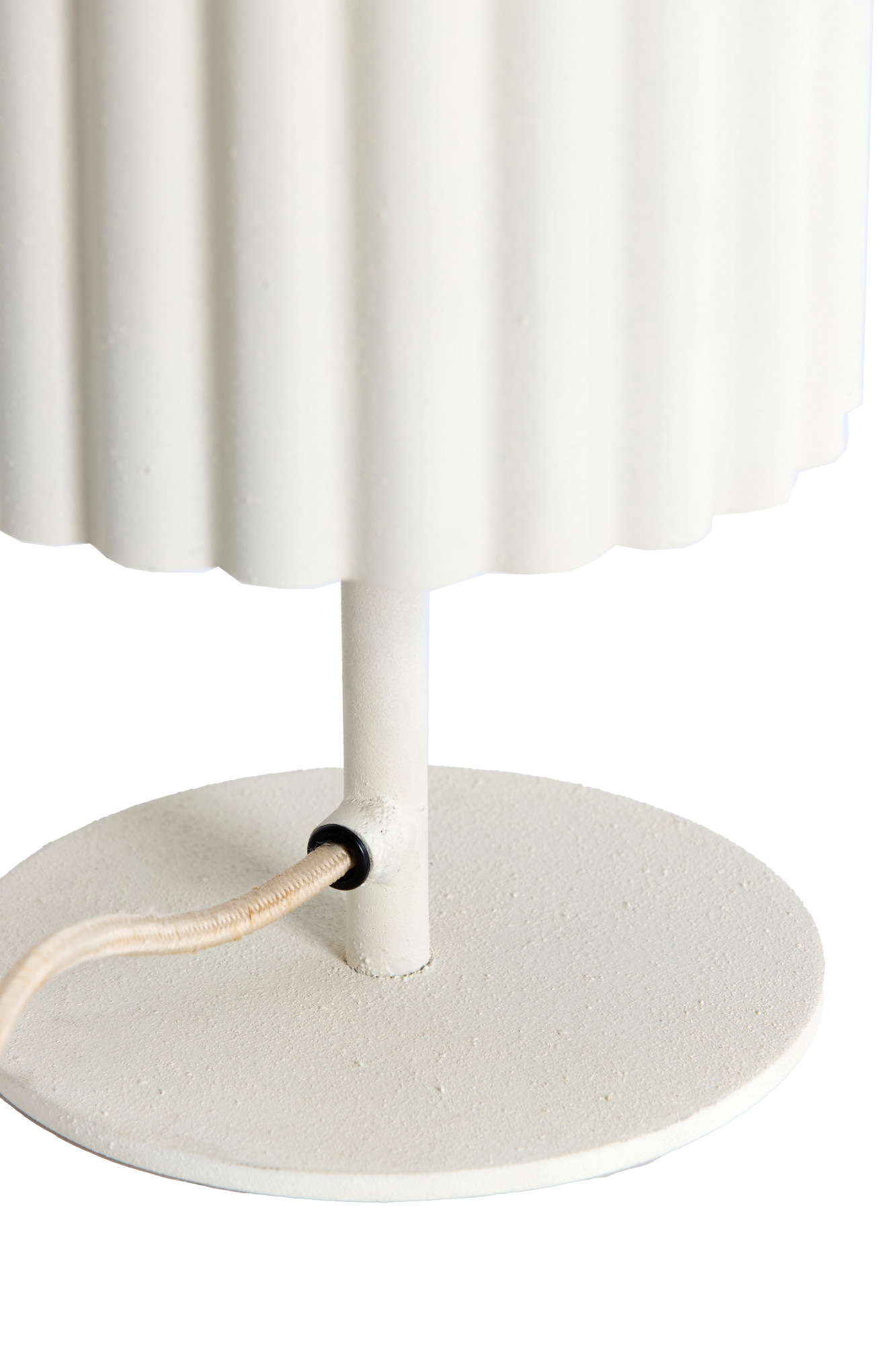 Weiße Tischlampe mit plissierter Struktur Light & Living Ardales – Bild 4