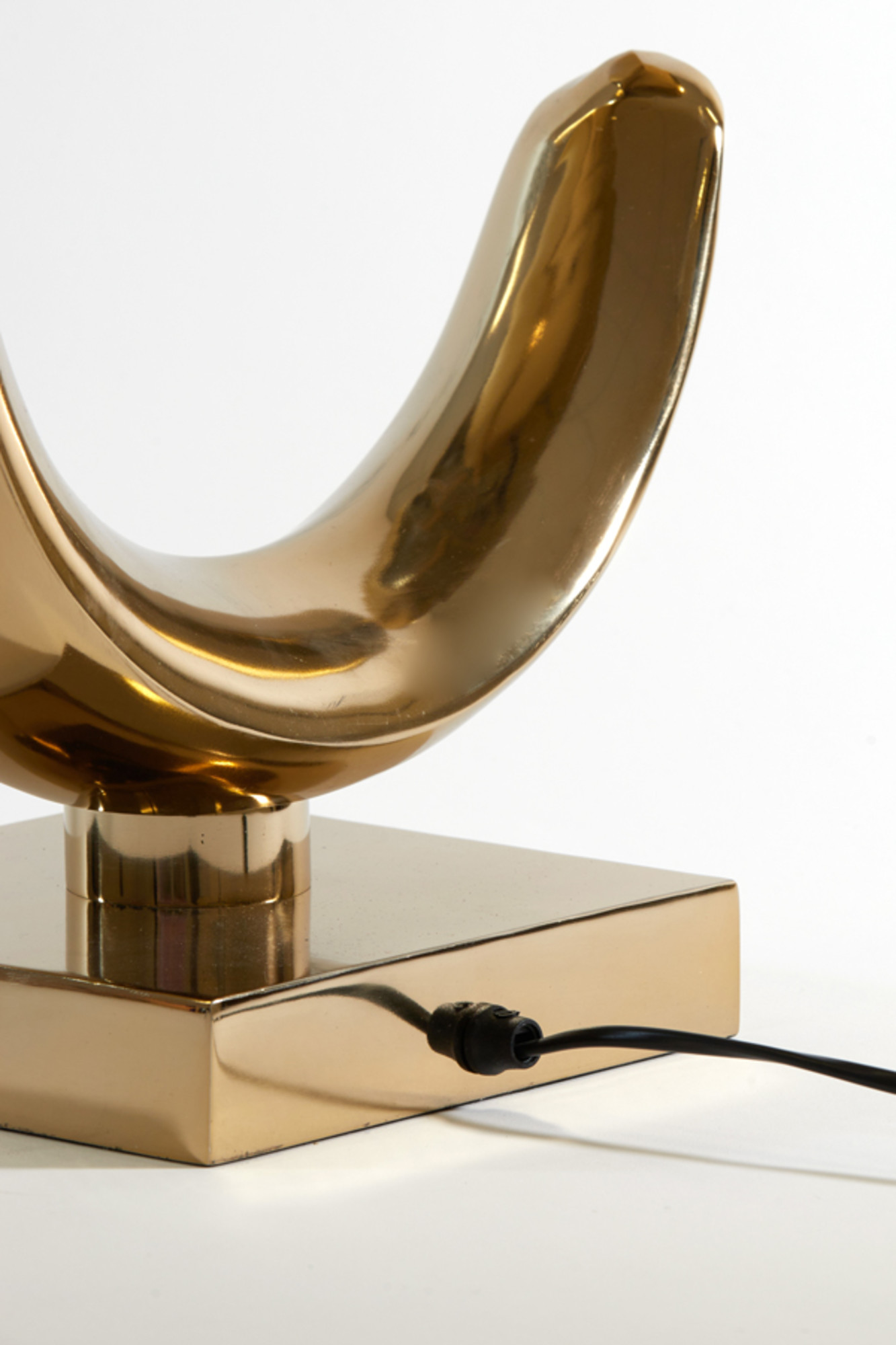 Goldene Tischleuchte Light & Living Maan im modernen Design – Bild 8