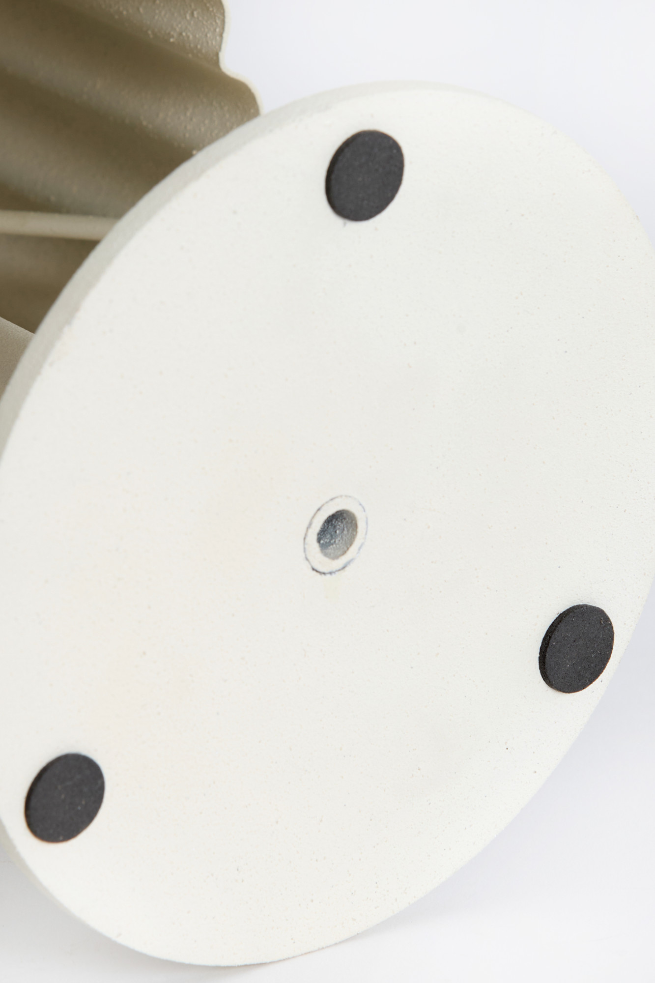 Weiße Tischlampe mit plissierter Struktur Light & Living Ardales – Bild 5