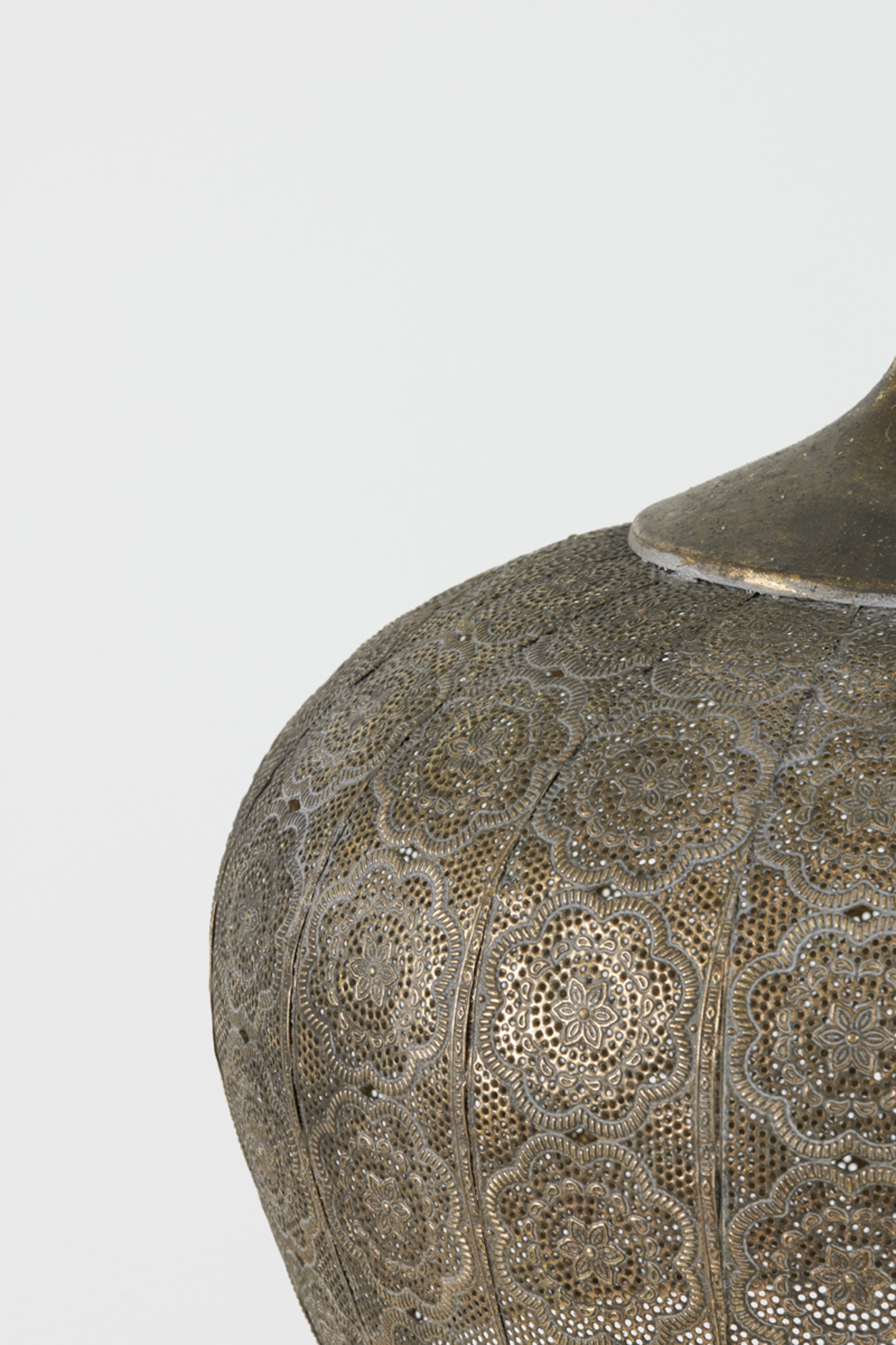 Bronzefarbene Metall-Hängelampe mit Lochmuster Light & Living Emine – Bild 8