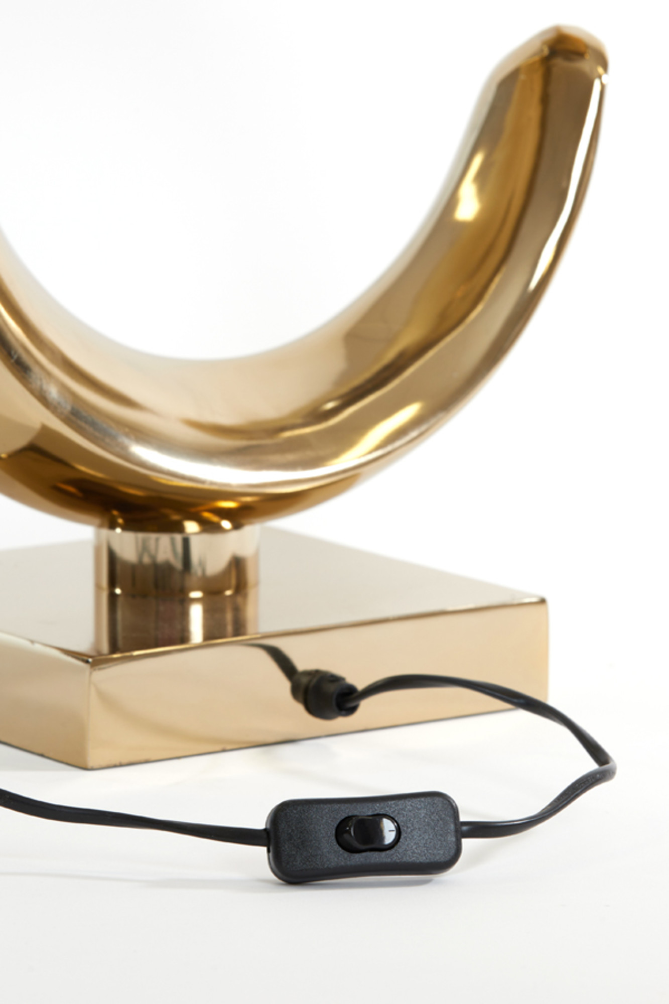 Goldene Tischleuchte Light & Living Maan im modernen Design – Bild 7