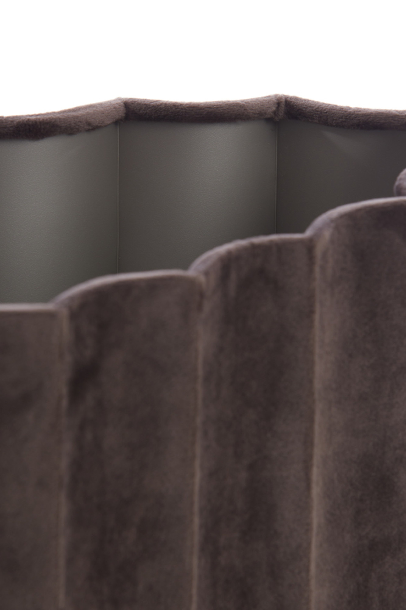 Plissierter Samt-Lampenschirm oval dunkelbraun Light & Living Disli – Bild 5