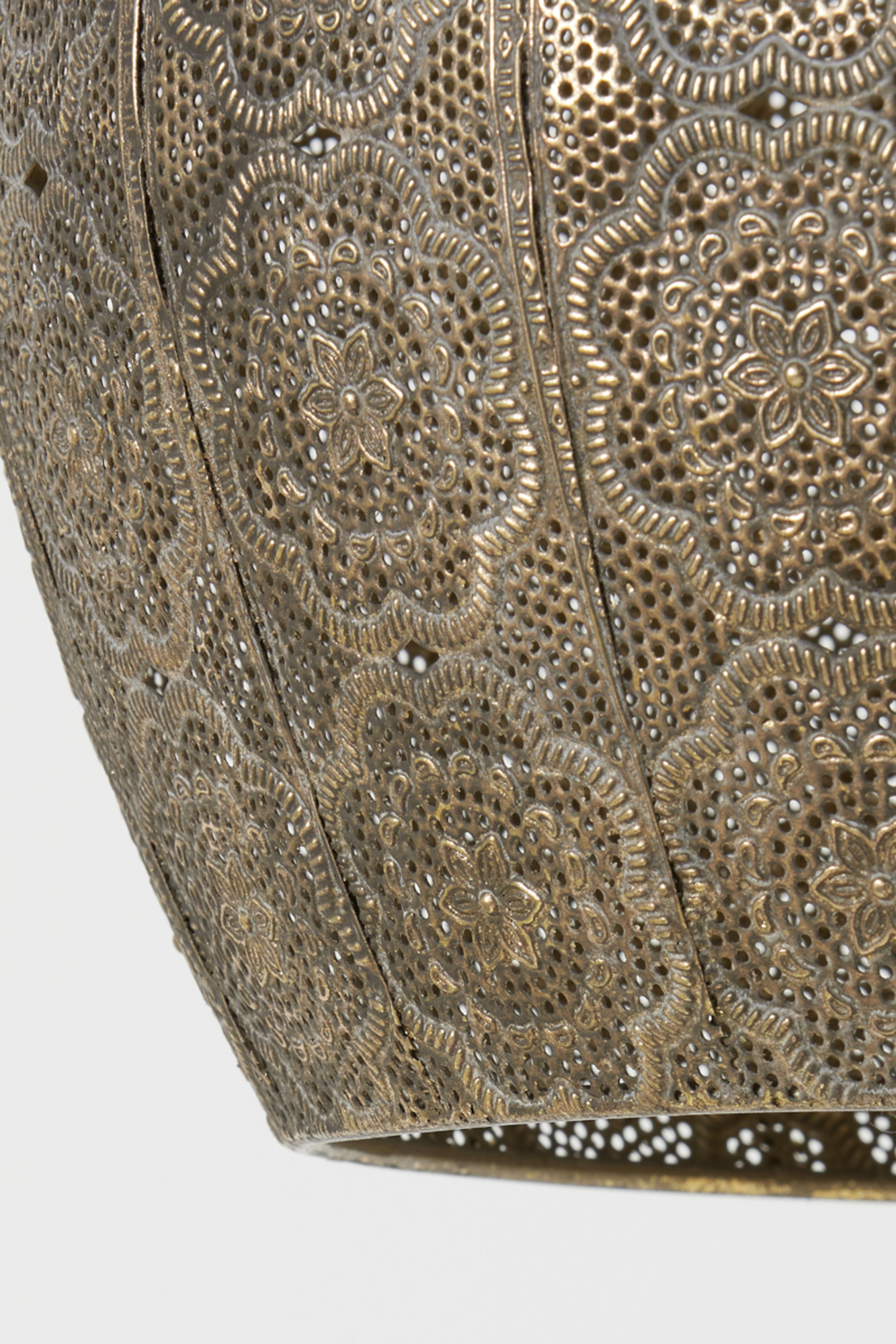 Bronzefarbene Metall-Hängelampe mit Lochmuster Light & Living Emine – Bild 9