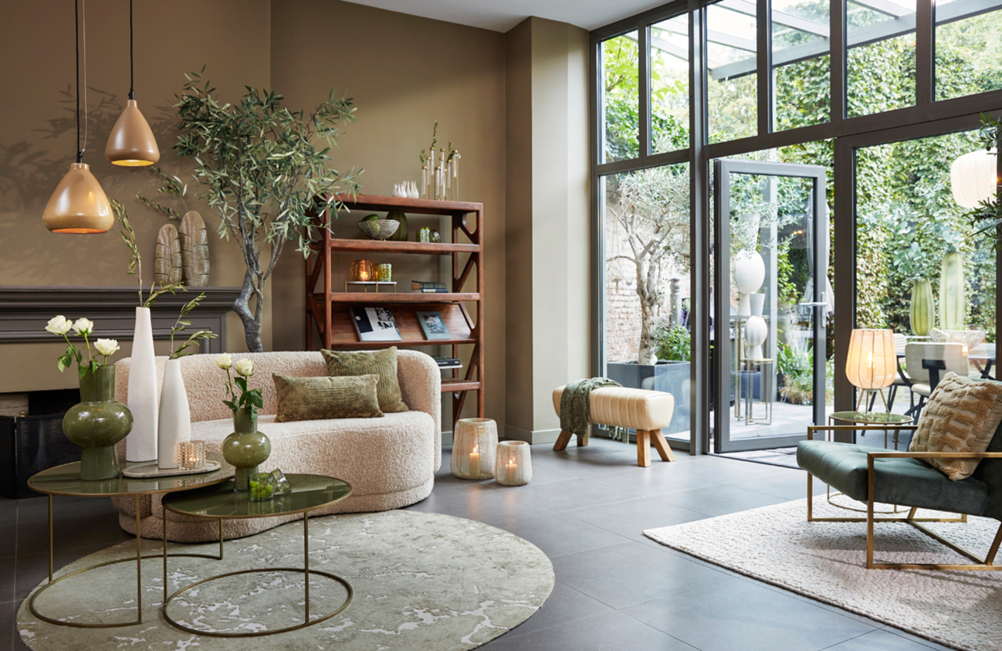 Kegelförmige braune Hängelampe mit warmem Ton Light & Living Desi – Bild 4