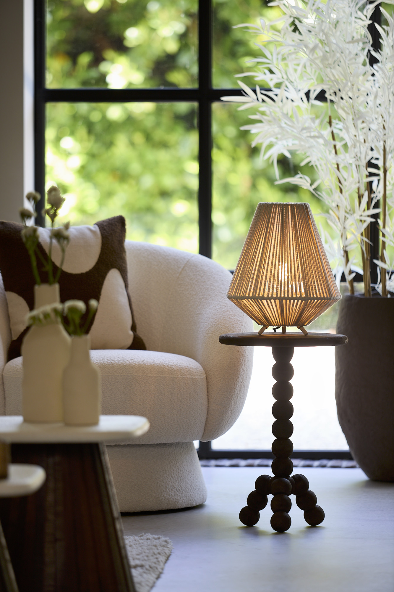 Beige Tischleuchte Light & Living Felida mit Seildetails – Bild 4