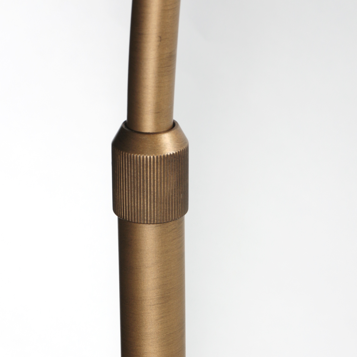 Bogenlampe Bronze mit naturfarbener Kappe Steinhauer Sparkled Light – Bild 4