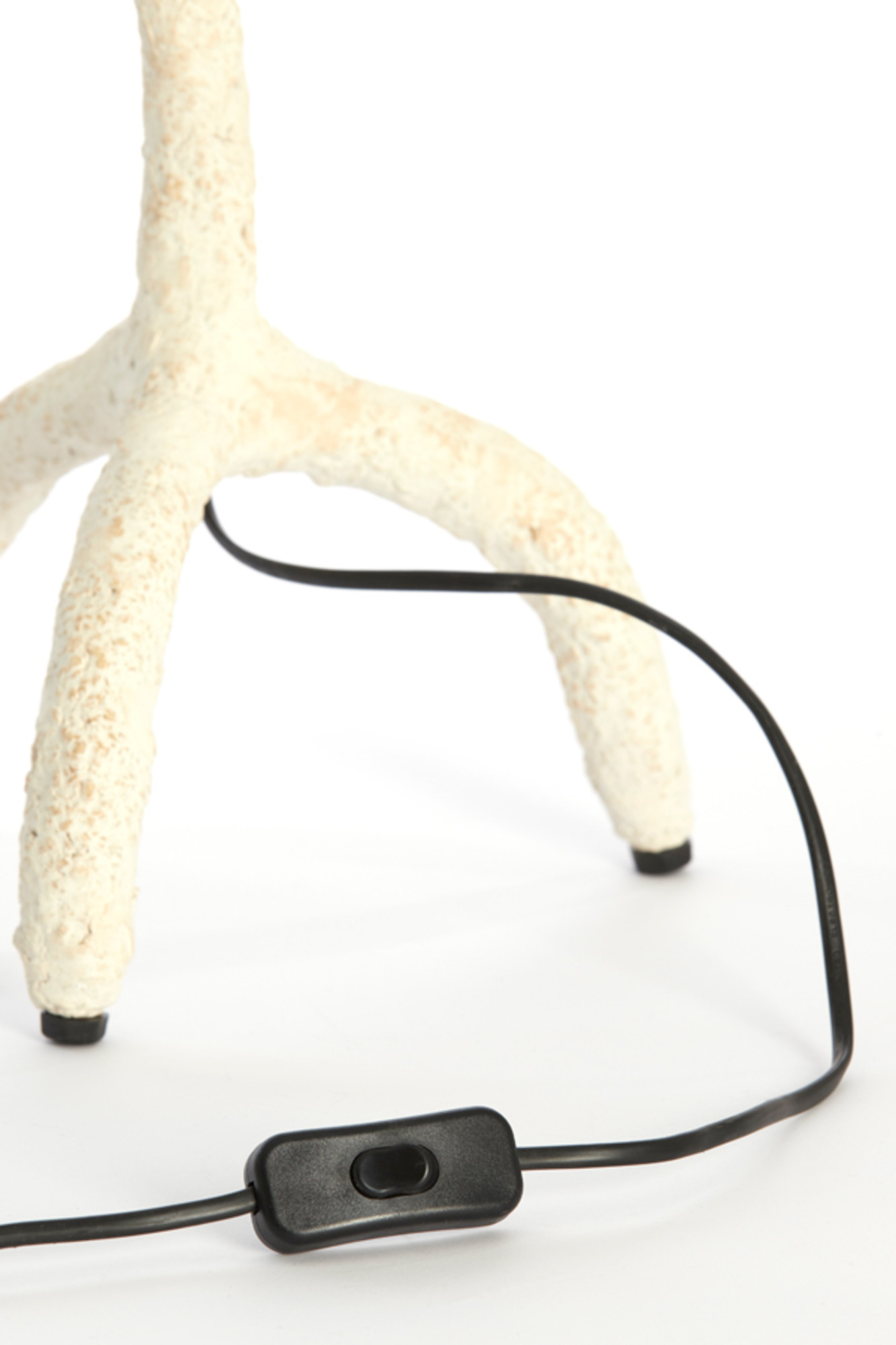 Elegante Tischleuchten Light & Living Guja in diversen Farbtönen – Bild 7