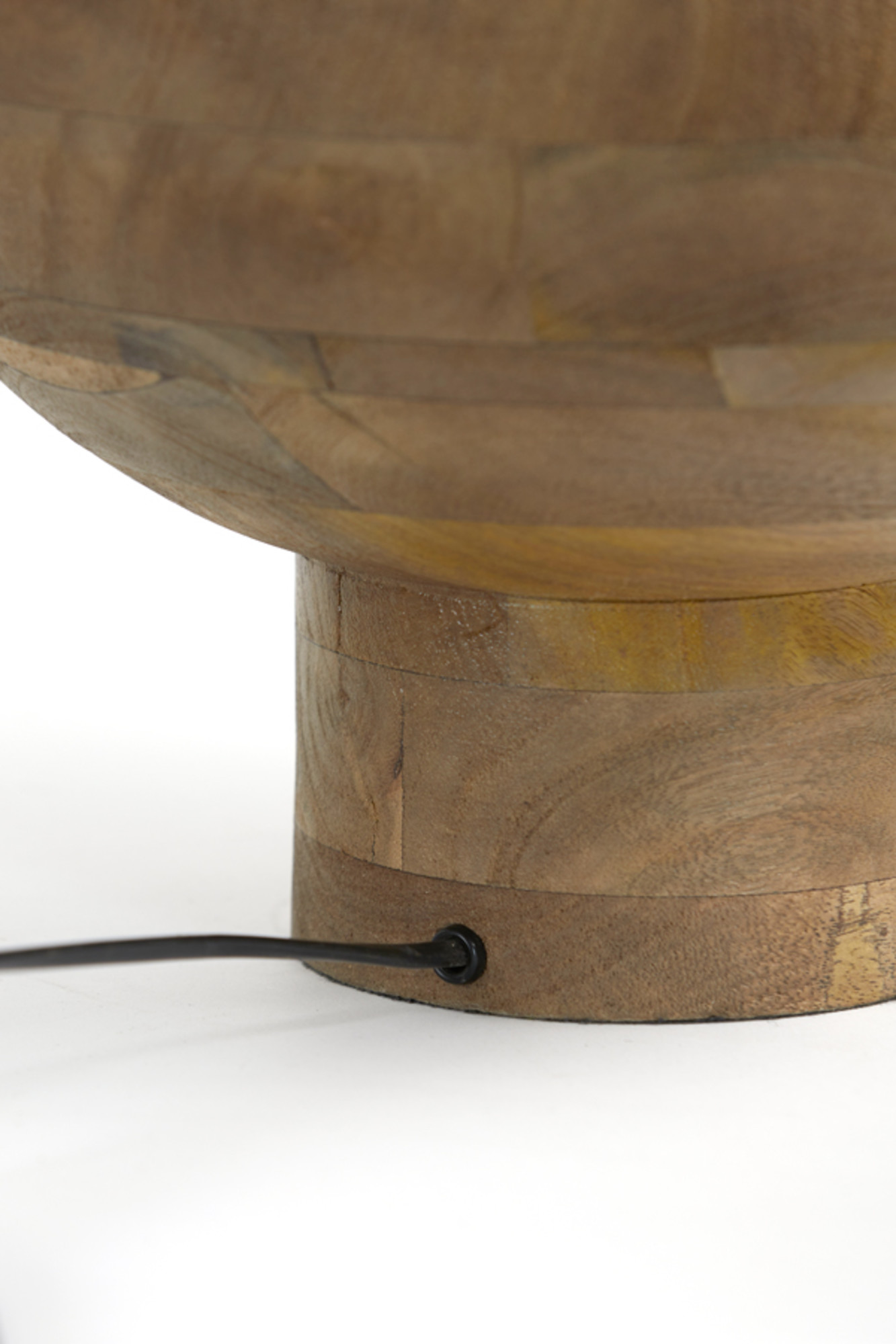 Kugelförmige Tischleuchte aus Holz Light & Living Barumi – Bild 4