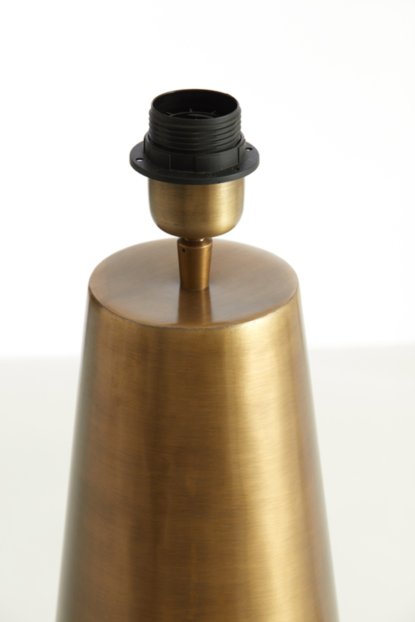 Bronzefarbener konischer Lampenfuß Light & Living Yelos – Bild 3