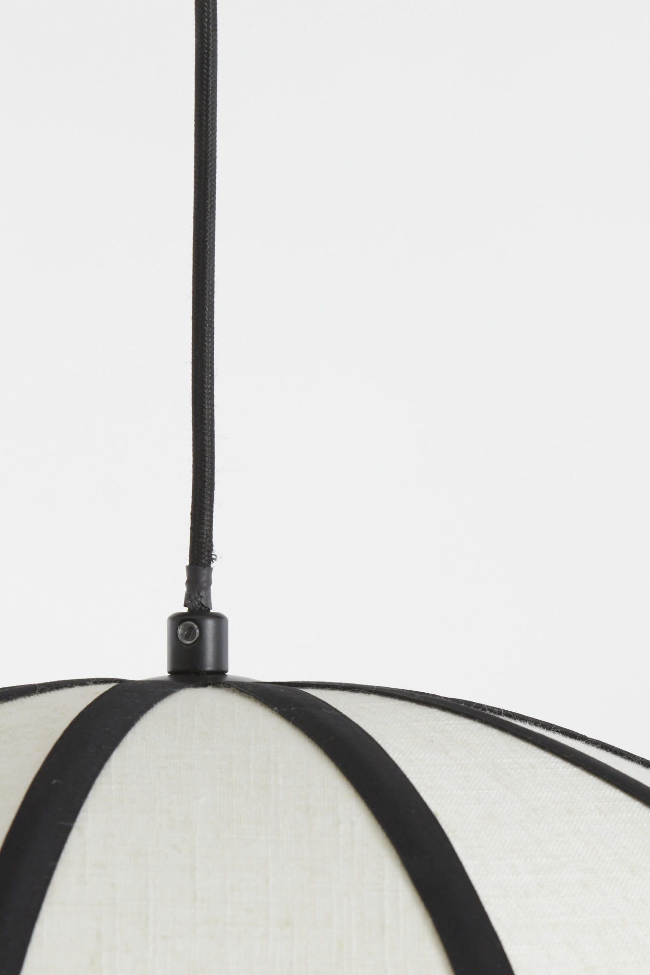 Schwarz-weiße Hängelampe mit Fransenabschluss Light & Living Sulina – Bild 3