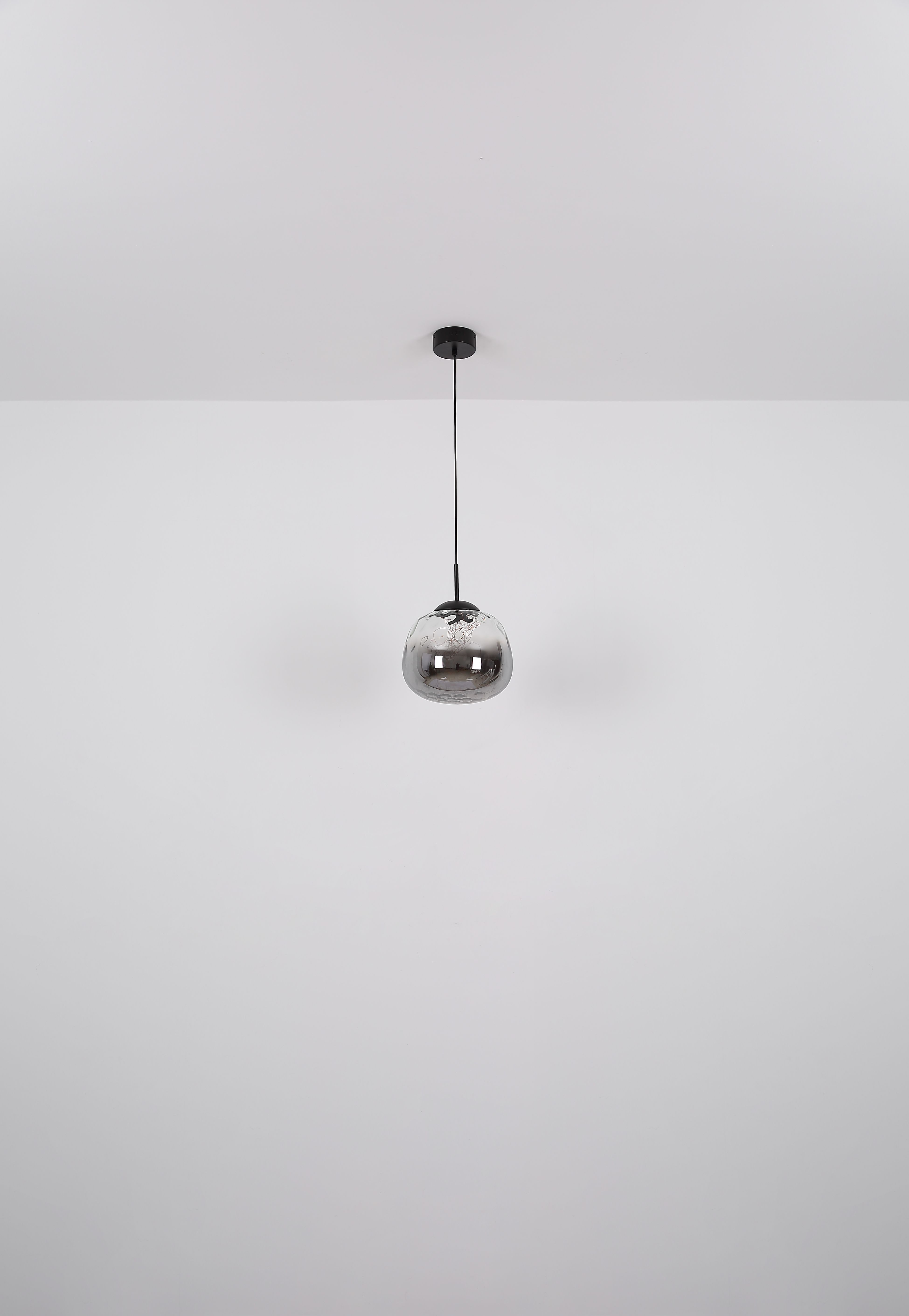 globo-hängeleuchte-firefly-schwarz-glas-ø30cm-led-15642-1