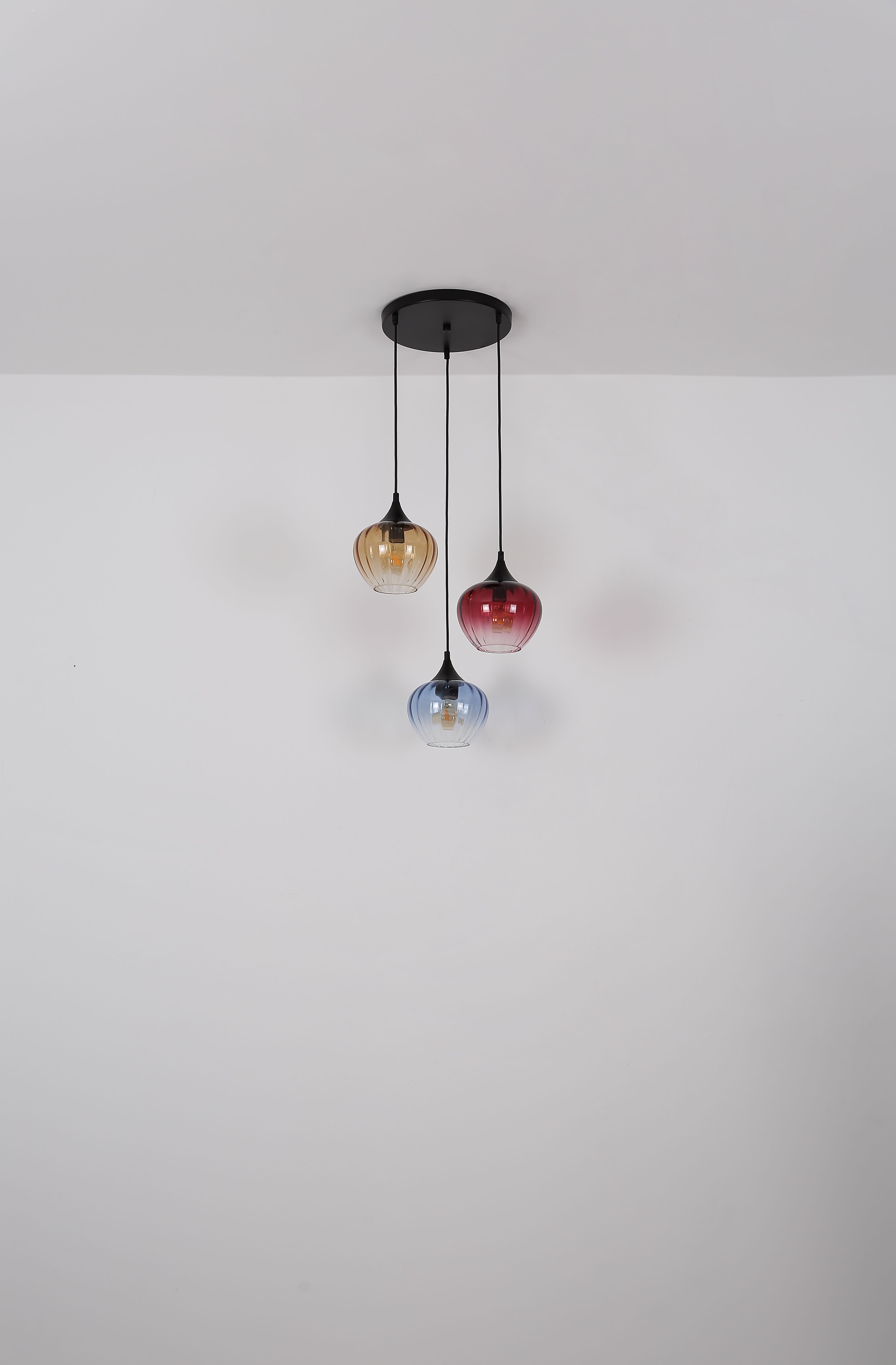 globo-hängeleuchte-toy-schwarz-glas-ø19cm-e27-30130108-1