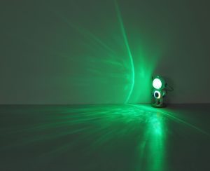 globo-tischlampe-cosmo-weiß-kunststoff-kinderlampe-led-28084-1