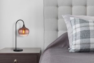 globo-tischlampe-maxy-rot-glas-buntglaslampe-e27-15548tg-1