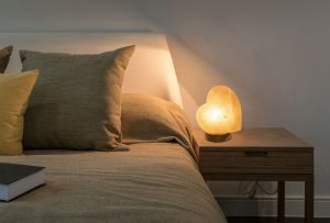 globo-tischlampe-stone-mehrfarbig-glas-nachttischlampe-e14-28308-1