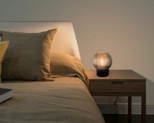 globo-tischlampe-zumba-schwarz-glas-ø15cm-e27-15638tp-1