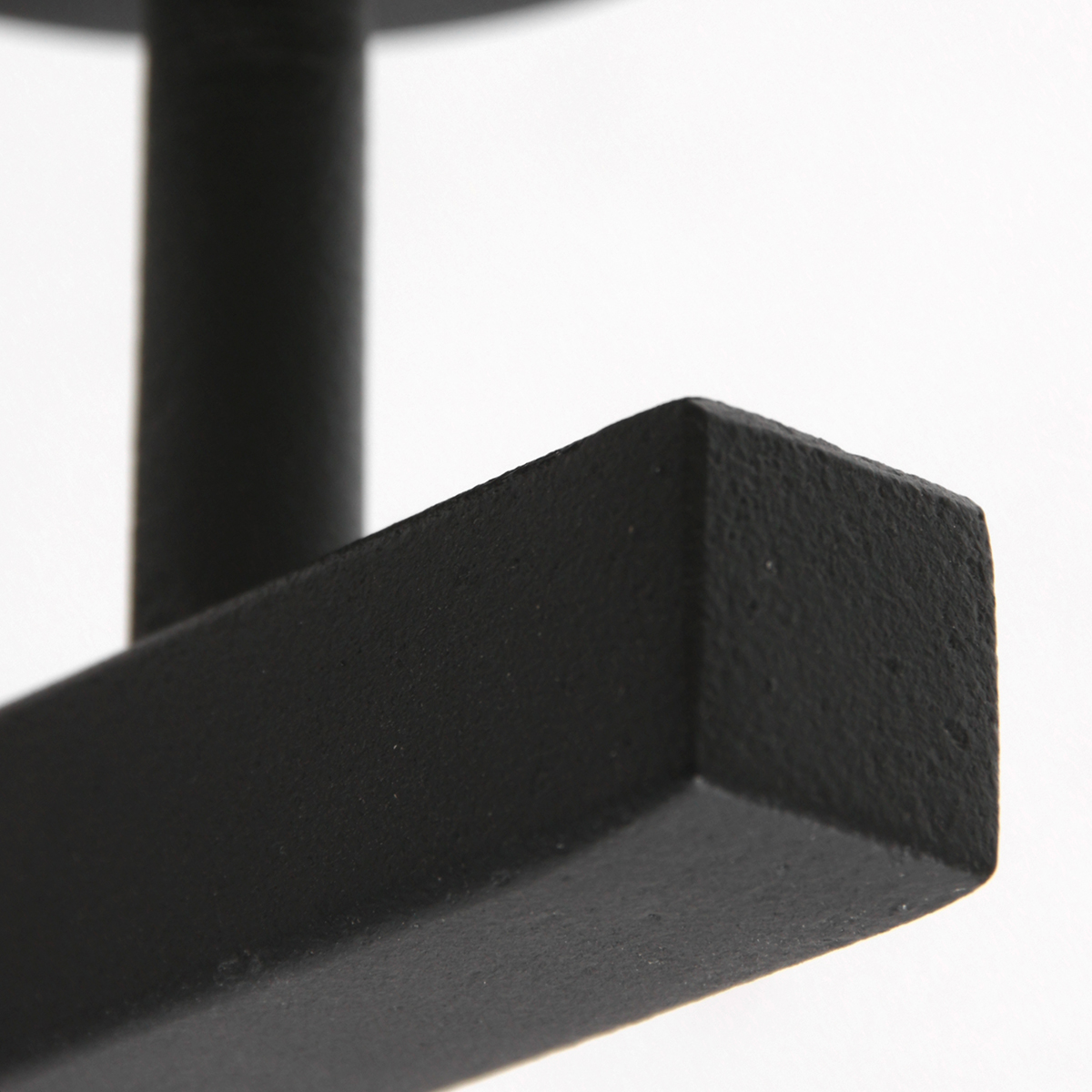 minimalistischeschwarzewandleuchtemitkorkschirmsteinhauerstang-5