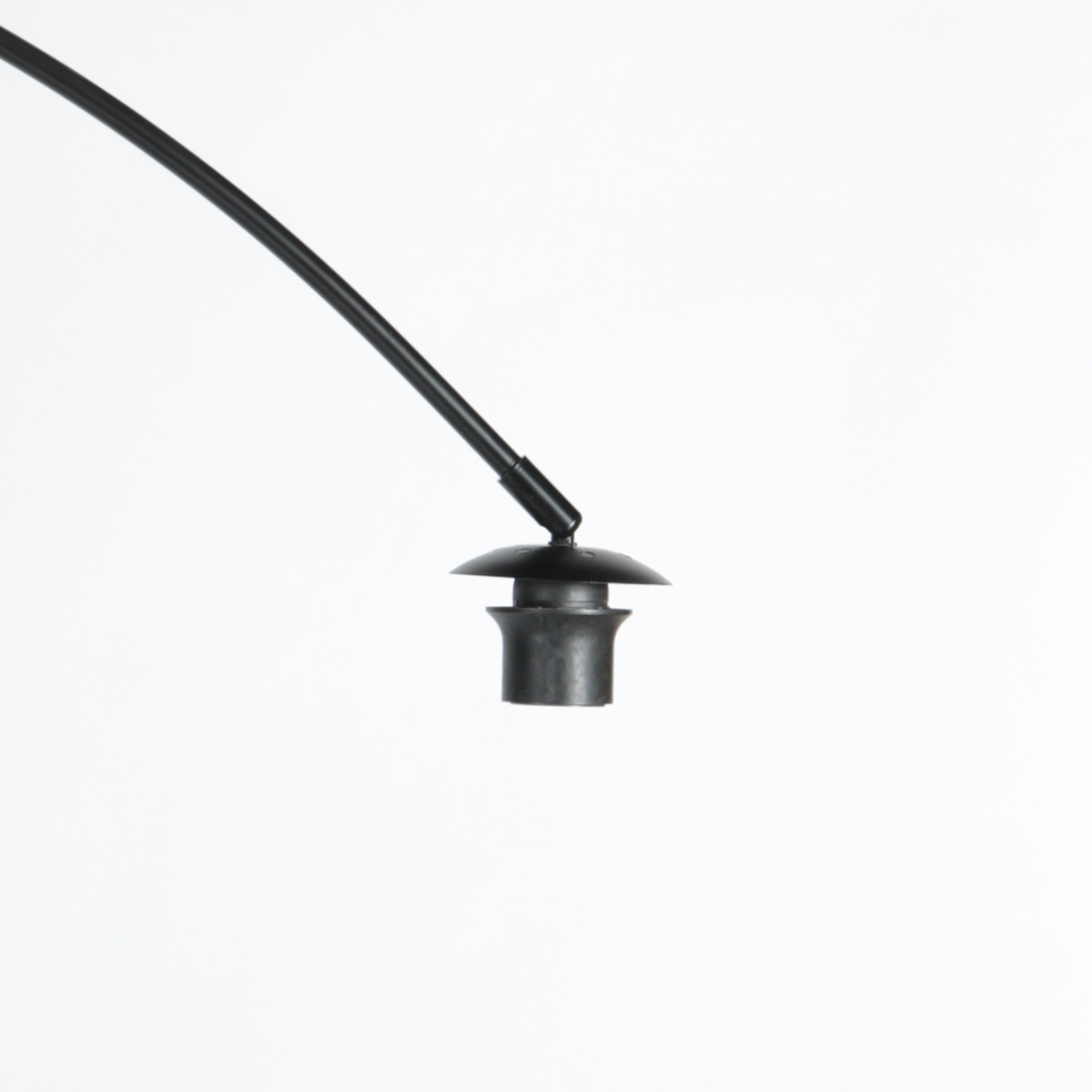 schwarzebogenlampemitcremefarbenemschirmannelightcurve-12