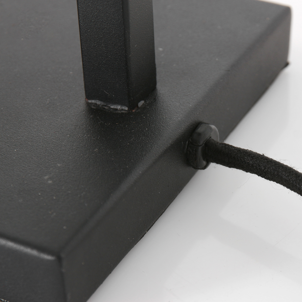 schwarzetischlampemitnatürlichembambusschirmsteinhauerstang-14