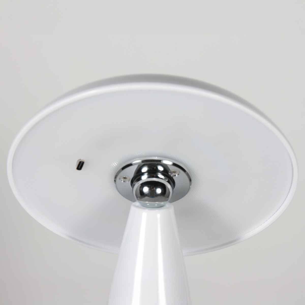 annelighting-tischlampe-mush-weiß-metall-wiederaufladbaretischlampe-led-4856w-5