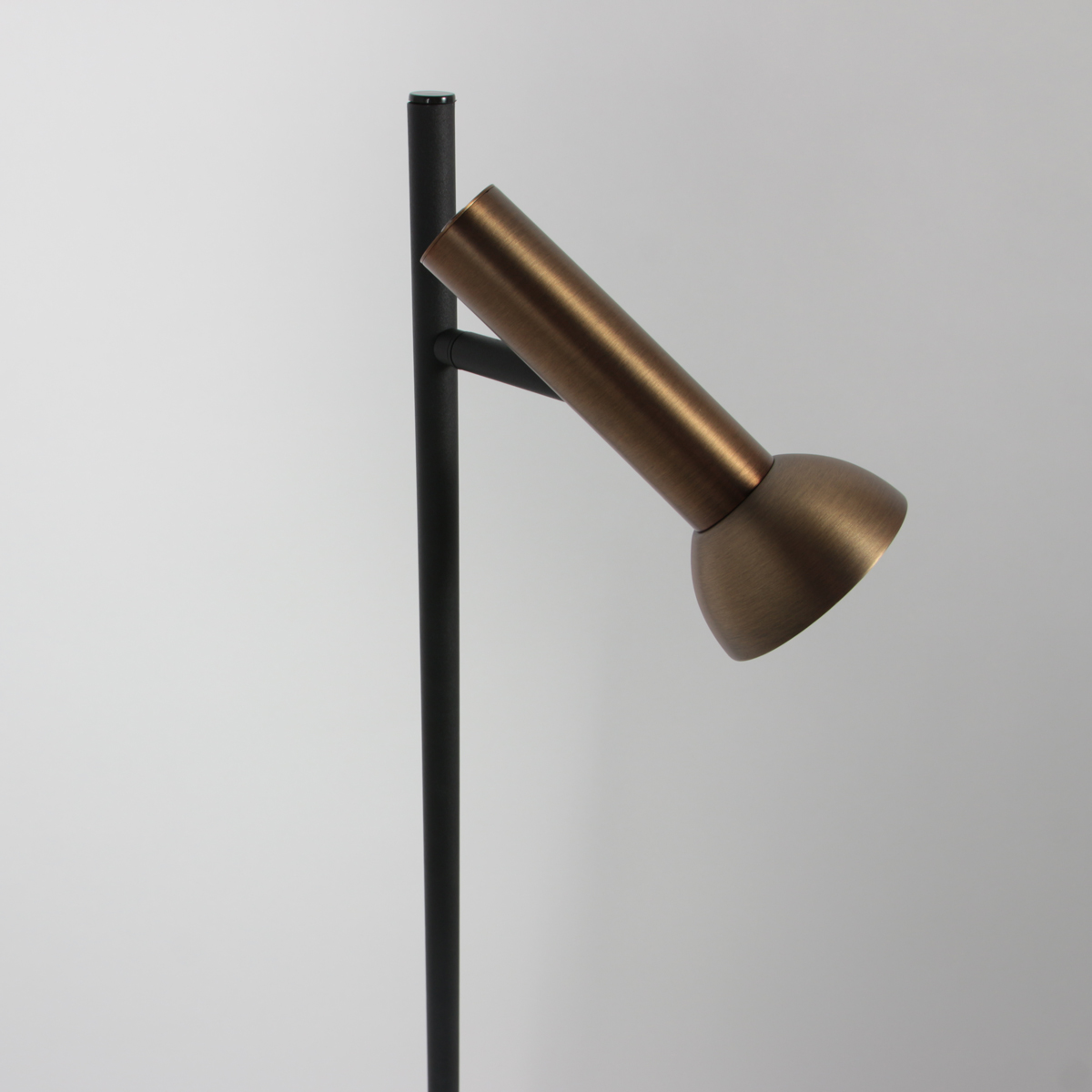 schlankerleselampeschwarzmitbronzenemlichtpunktmexlitekora-3