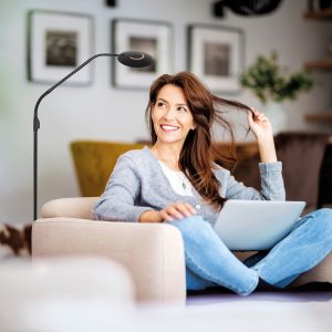 modernestehlampeschwarzmiteinstellbaremlichtsteinhauerexclusivezenith2-3